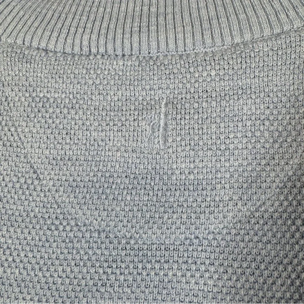 Johnnie-O Light Light Blue Cotton Knit Men's Sweater Size M Casual Golf Pullover